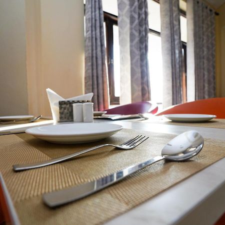 Hotel Neeraj Bhawan- Triveni Ghat ริชิเคช ภายนอก รูปภาพ