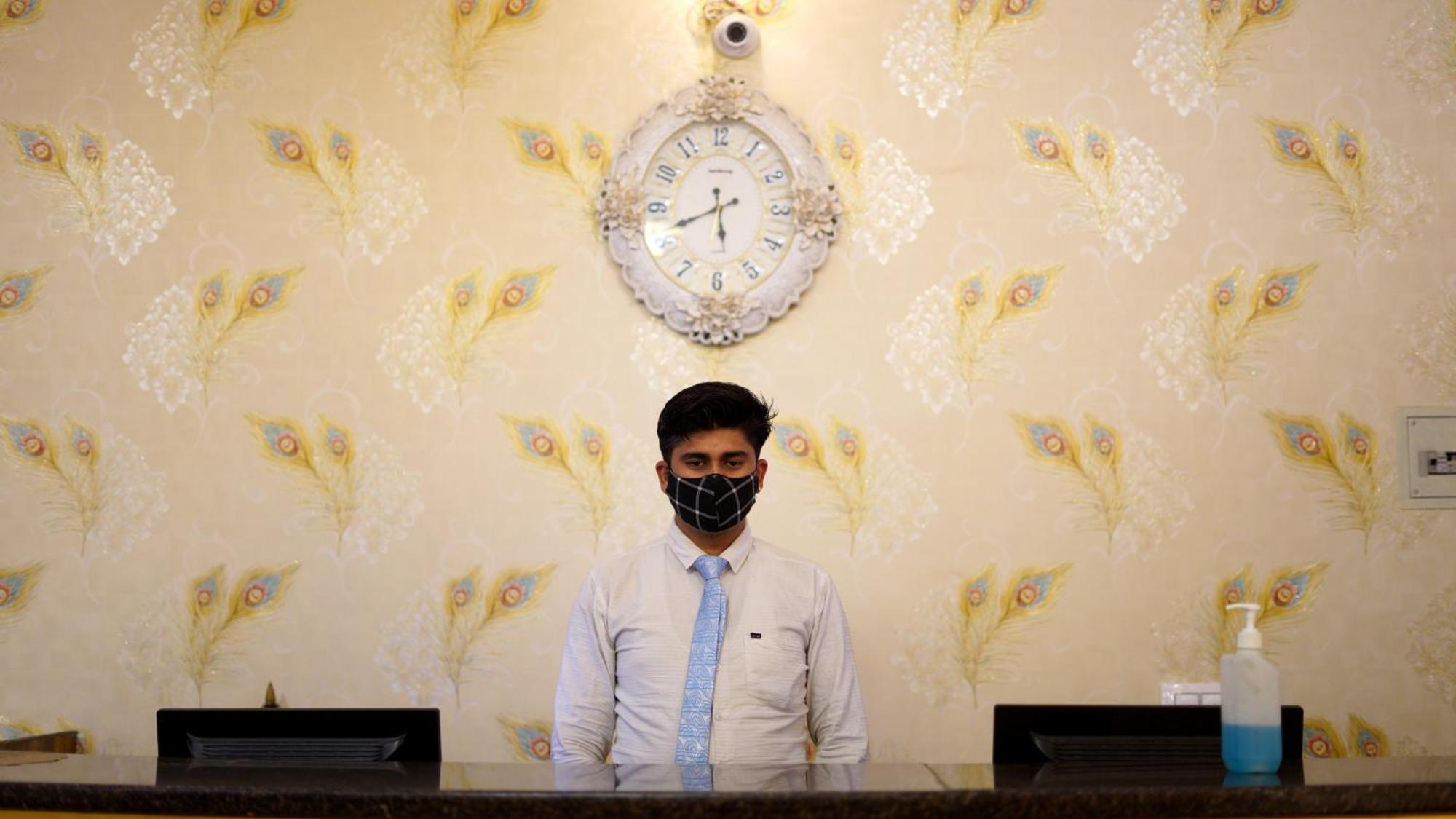 Hotel Neeraj Bhawan- Triveni Ghat ริชิเคช ภายนอก รูปภาพ