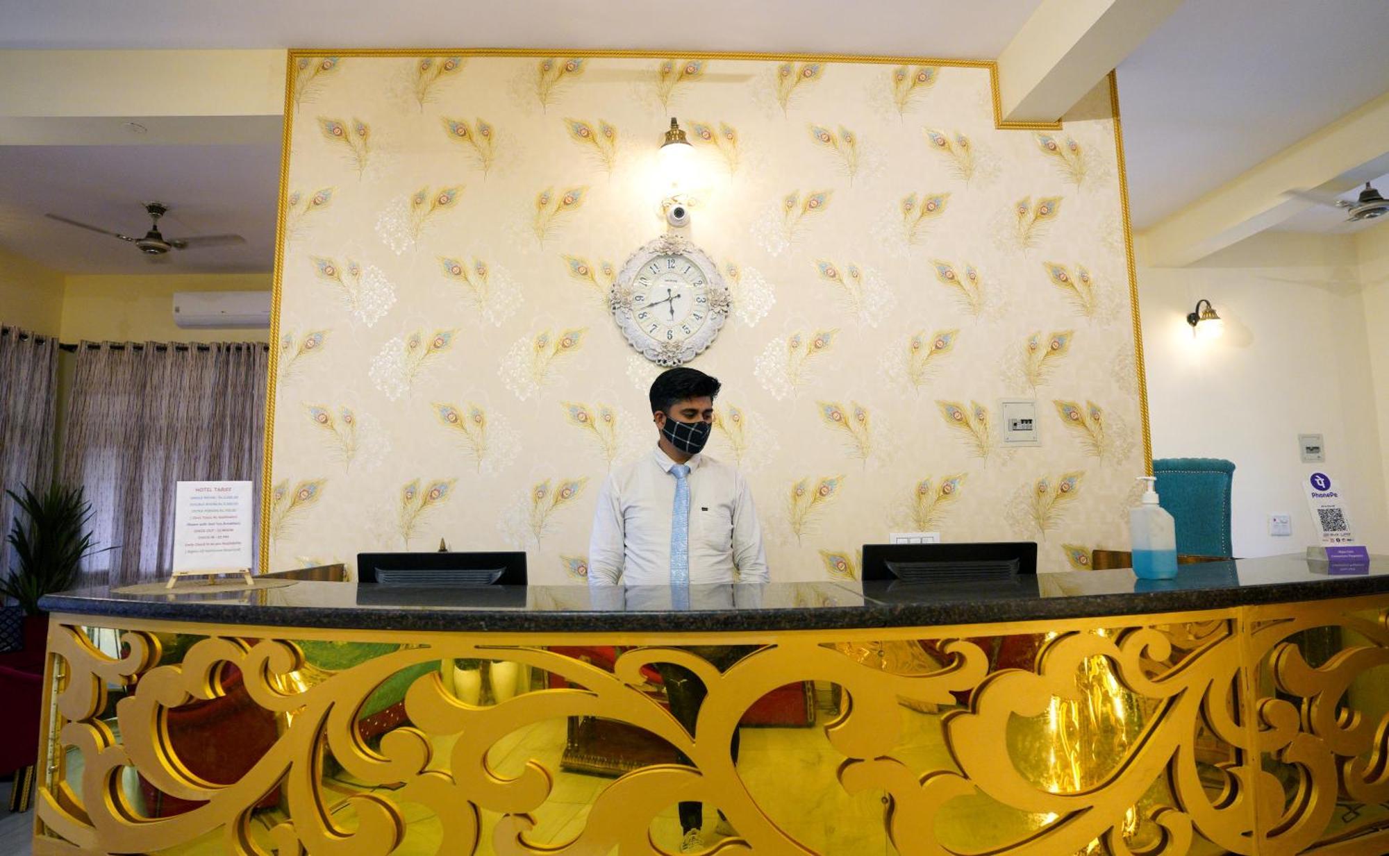 Hotel Neeraj Bhawan- Triveni Ghat ริชิเคช ภายนอก รูปภาพ