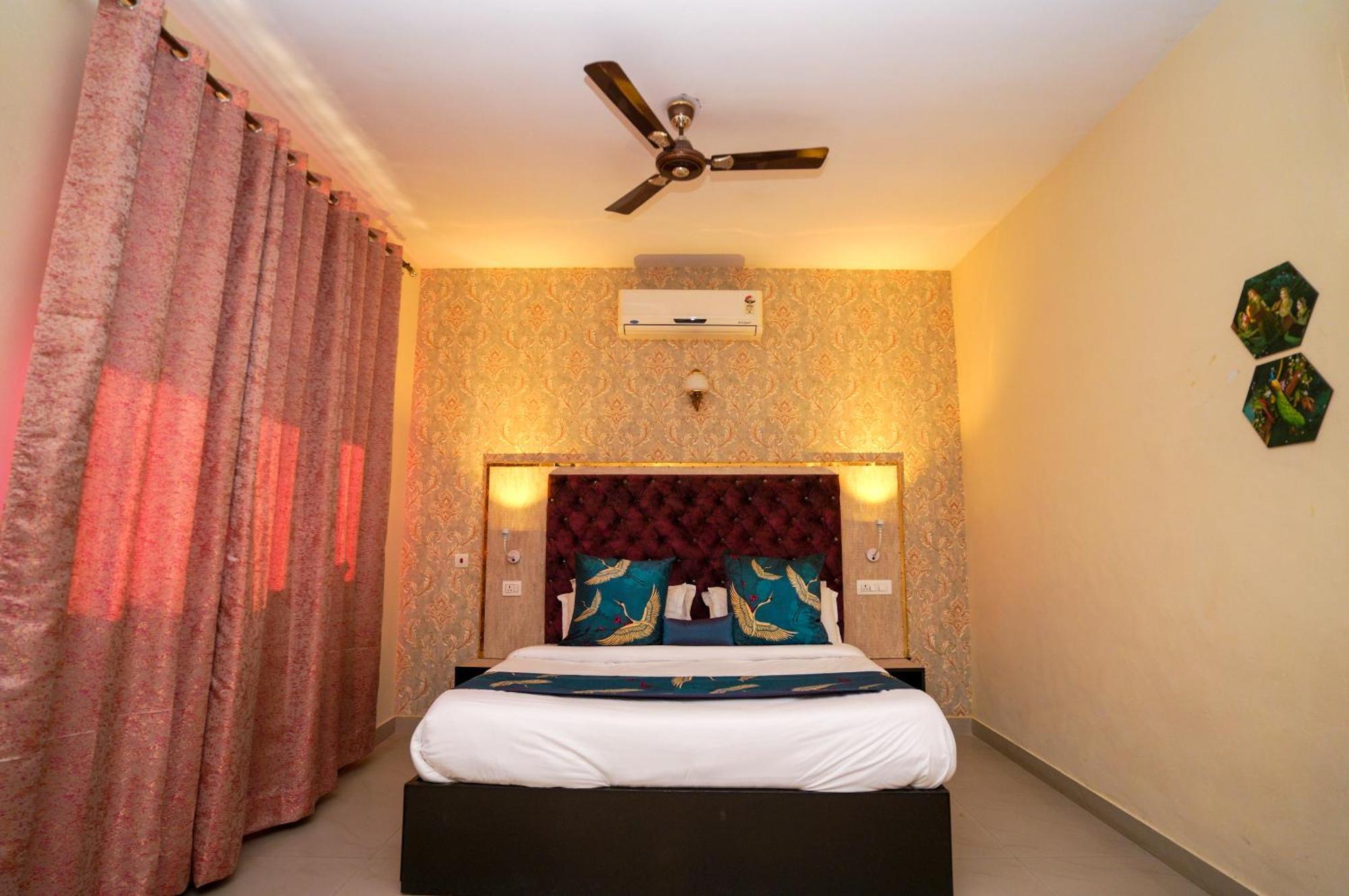 Hotel Neeraj Bhawan- Triveni Ghat ริชิเคช ภายนอก รูปภาพ