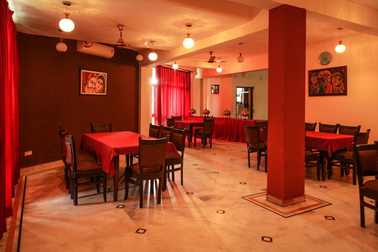 Hotel Neeraj Bhawan- Triveni Ghat ริชิเคช ภายนอก รูปภาพ