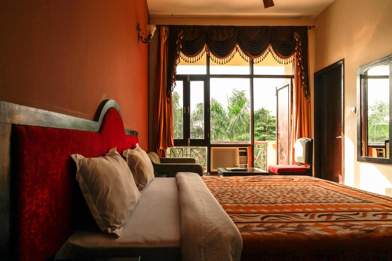Hotel Neeraj Bhawan- Triveni Ghat ริชิเคช ภายนอก รูปภาพ