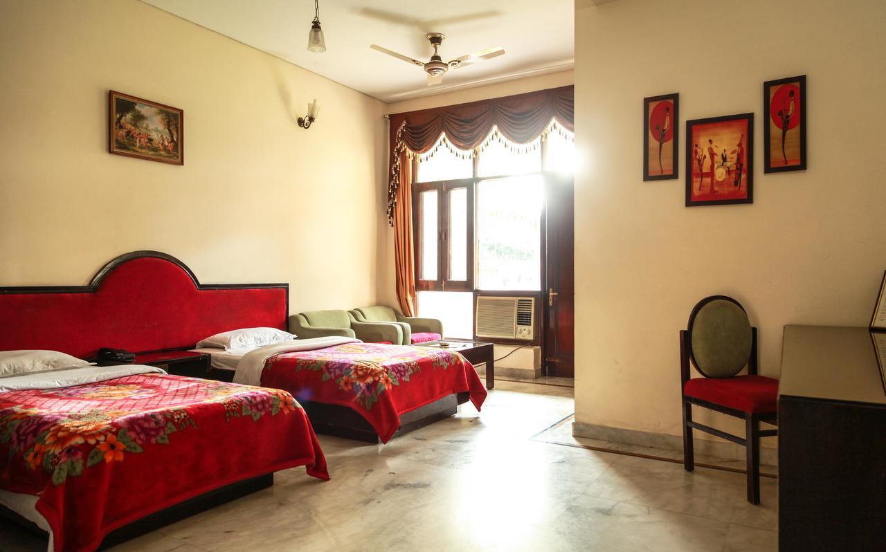 Hotel Neeraj Bhawan- Triveni Ghat ริชิเคช ภายนอก รูปภาพ
