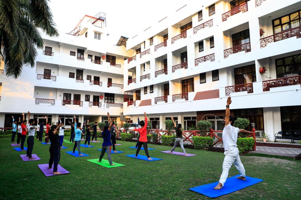 Hotel Neeraj Bhawan- Triveni Ghat ริชิเคช ภายนอก รูปภาพ